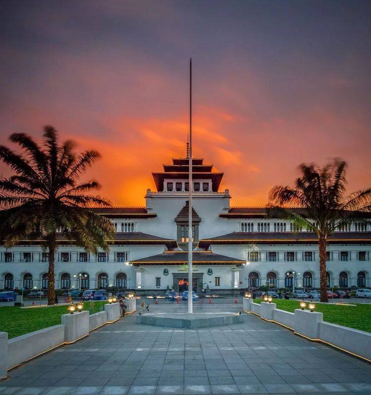 Bandung dengan Segala Keunikannya, Tempat Wisata, Kuliner, serta Sejarah