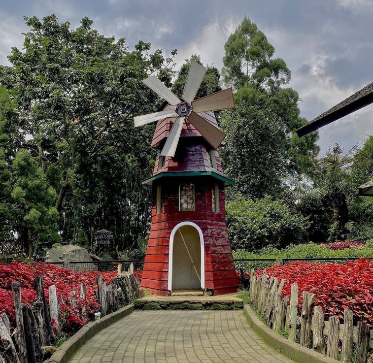 Tempat Wisata Populer di Bandung yang Tidak Pernah Sepi Pengunjung